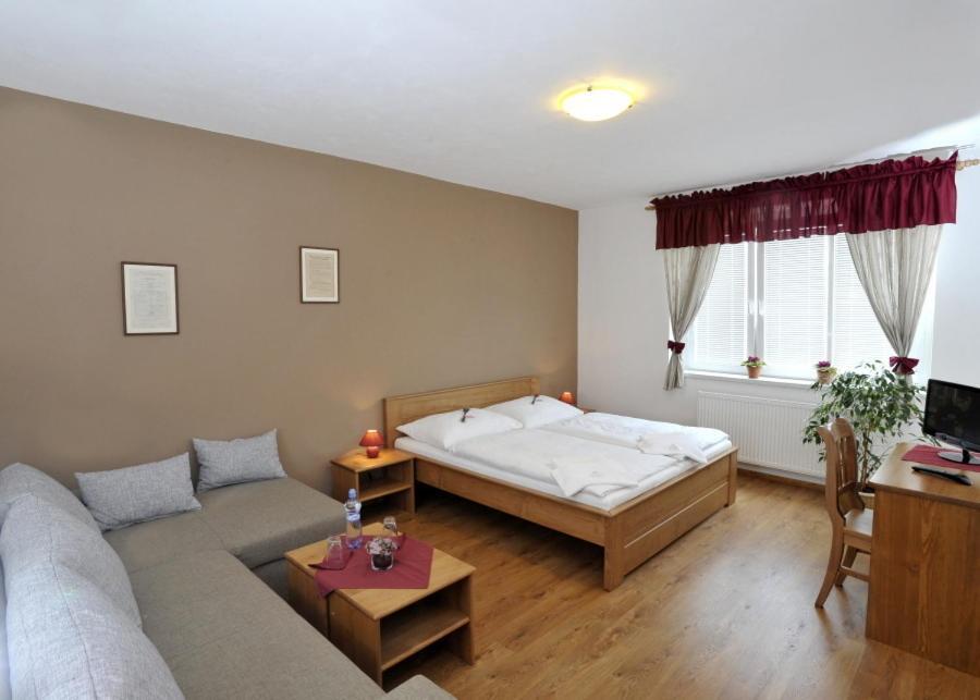 Pension U Vsech Certu Jičín Zimmer foto