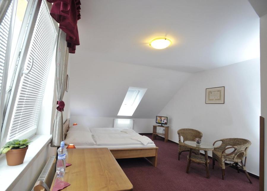 Pension U Vsech Certu Jičín Zimmer foto