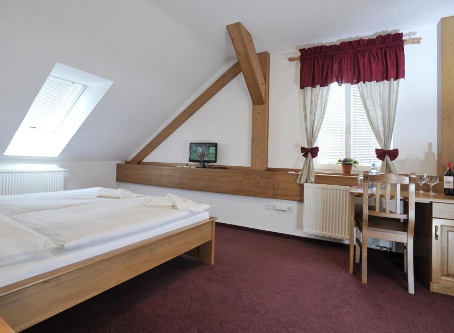 Pension U Vsech Certu Jičín Zimmer foto