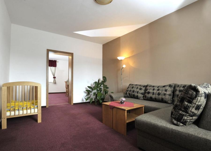 Pension U Vsech Certu Jičín Zimmer foto