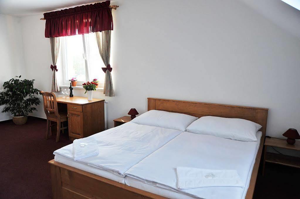 Pension U Vsech Certu Jičín Exterior foto